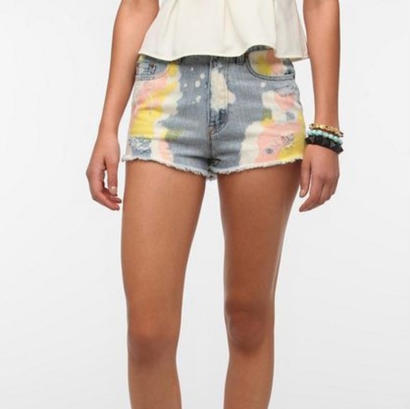 NWT BDG Dree High Rise Cheeky Shorts - Picture 4 of 8